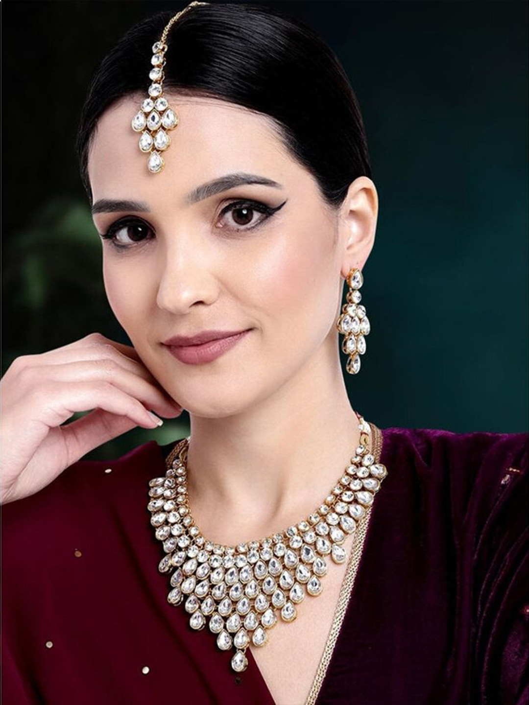 

Gyaan Jewels Gold-Plated Kundan Stone-Studded Jewellery Set