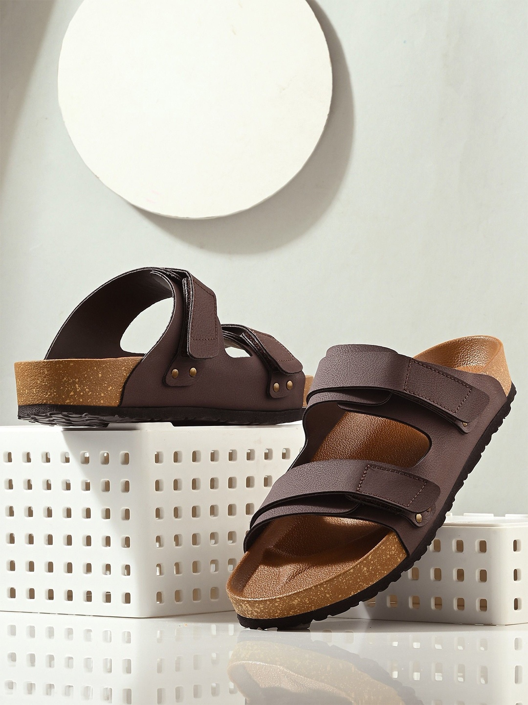 

UNDERROUTE Men Comfort Sandals, Brown