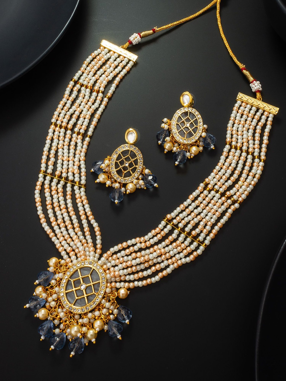 

aadita Kundan Studded Jewellery Set, Gold