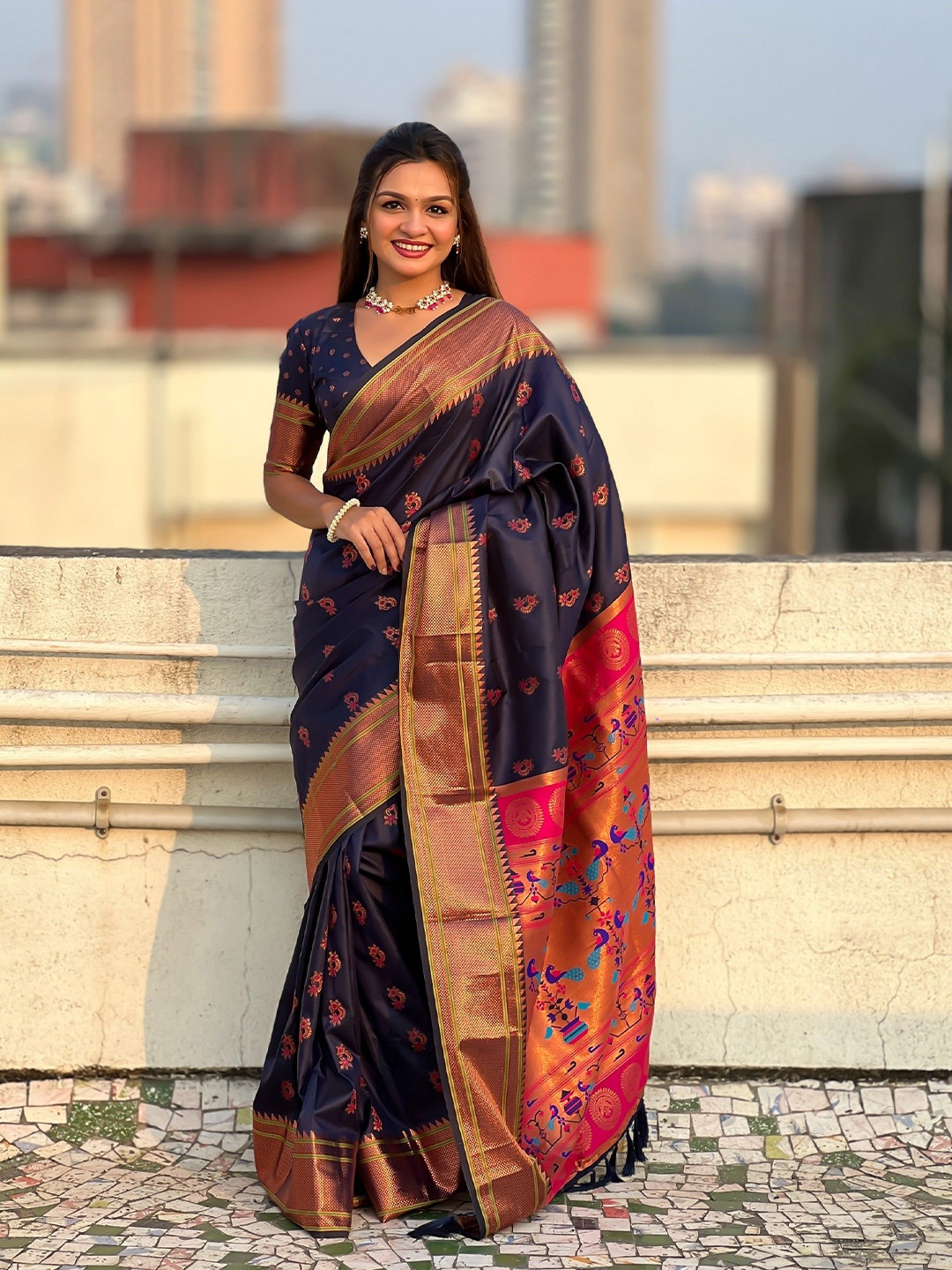 

KSM PRINTS Ethnic Motifs Zari Saree, Navy blue