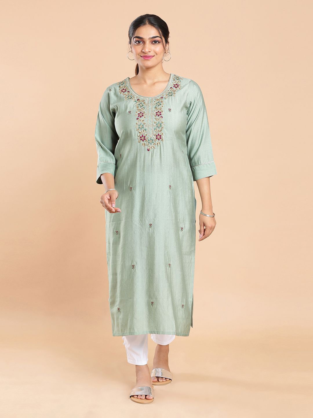 

Kalyan Silks Women Floral Embroidered Thread Work Straight Kurta, Green