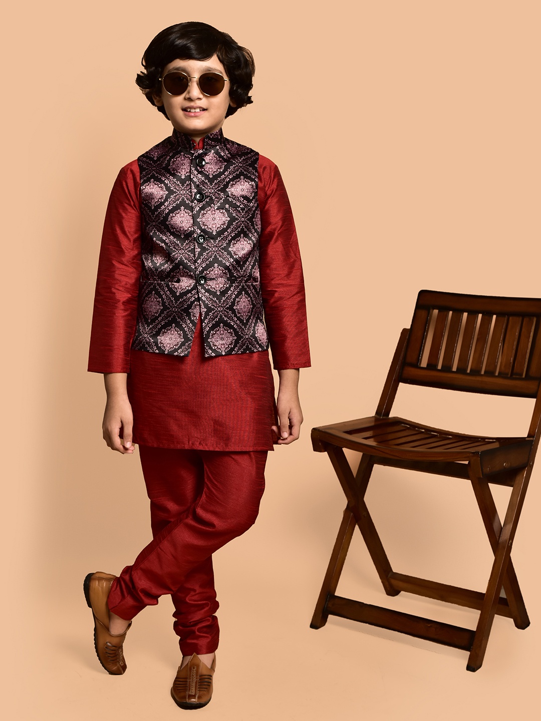 

PRINTINDIA Boys Mandarin Collar Straight Kurta With Pyjamas & Nehru Jacket, Red