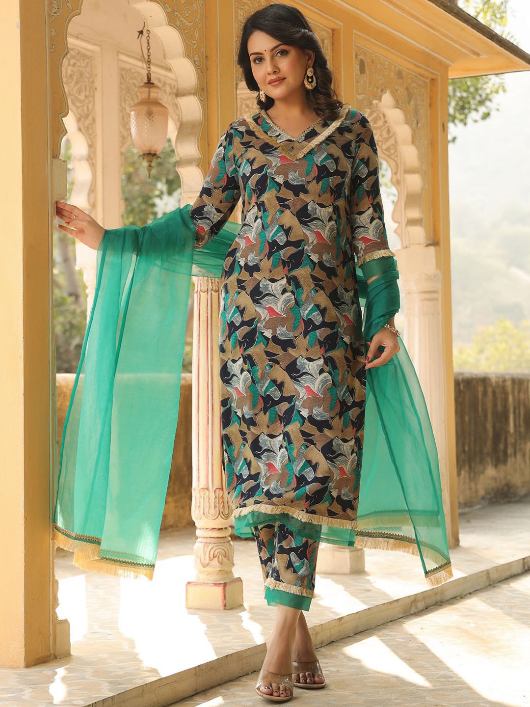 

GoSriKi Printed Thread Work Kurta with Trousers & With Dupatta, Green