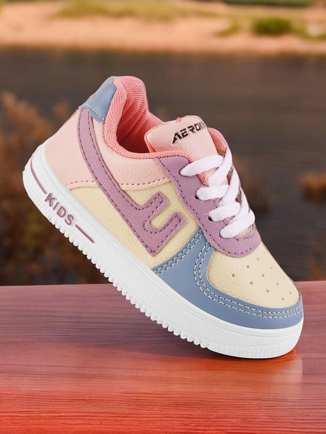 

Lil Lollipop Unisex Kids Colourblocked Sneakers, Blue