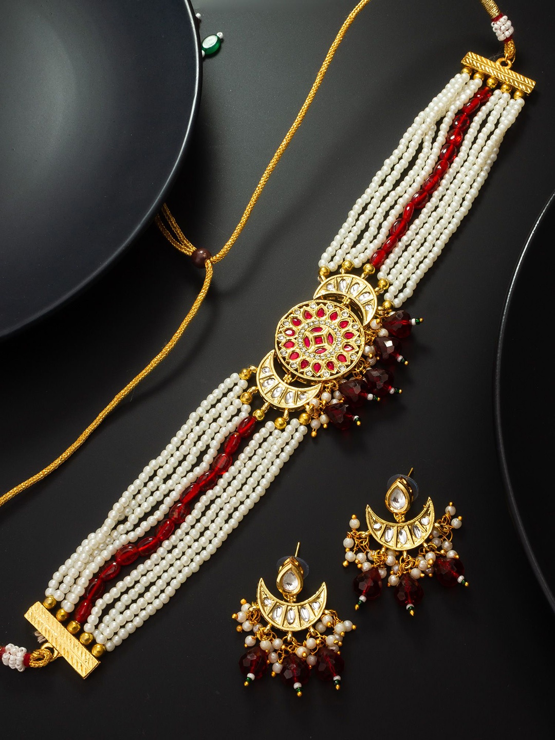 

aadita Kundan Stone Studded & Beaded Jewellery Set, Gold