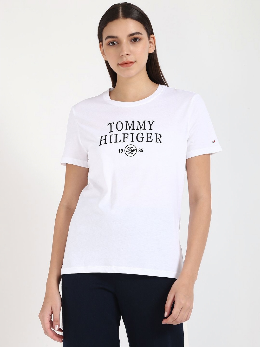 

Tommy Hilfiger Women Typography Applique T-shirt, White