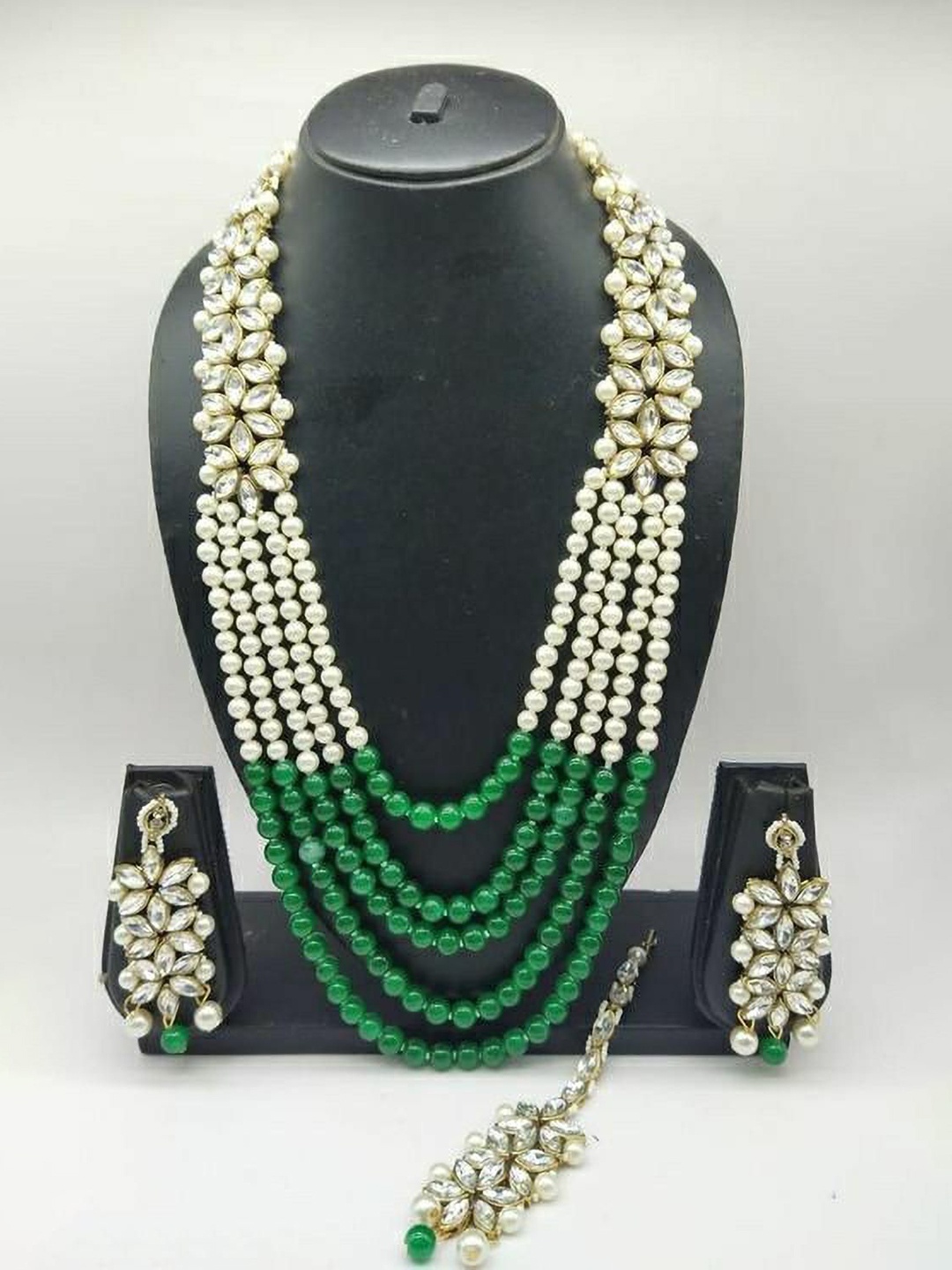 

Gyaan Jewels Gold-plated Artificial Stones And Beads Studded & Beaded Jewellery Set