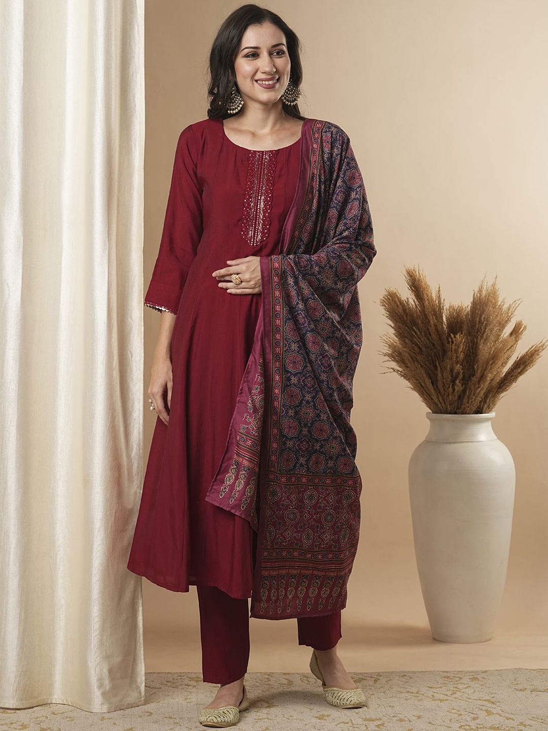 

FASHOR Floral Embroidered Sequinned A-Line Kurta With Trousers & Dupatta, Maroon