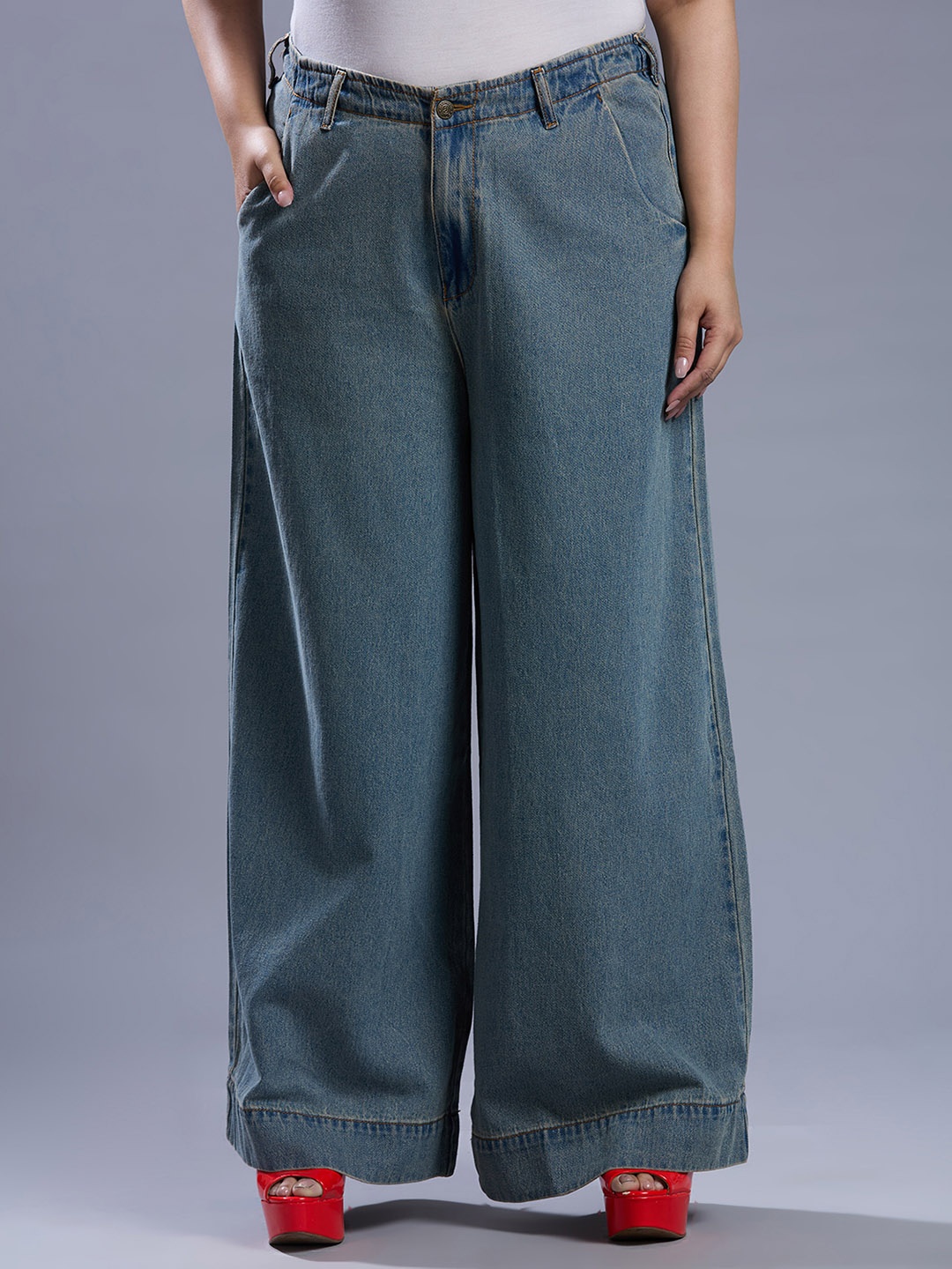 

Turning Blue Women Wide Leg High-Rise Light Fade Cotton Jeans