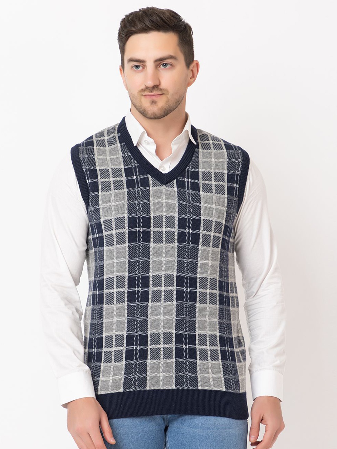 

BeriBlu Men Checked Sweater Vest, Navy blue