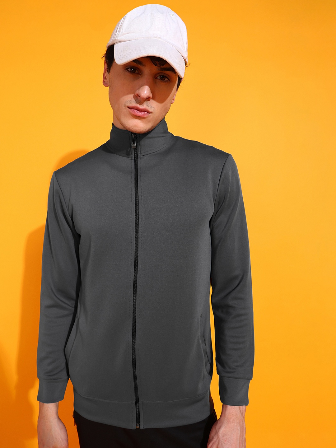 

INDICLUB Men Running Open Front Jacket, Grey