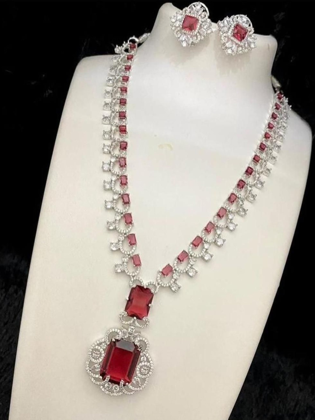 

Gyaan Jewels Artificial Stone-Studded Jewellery Set, Red