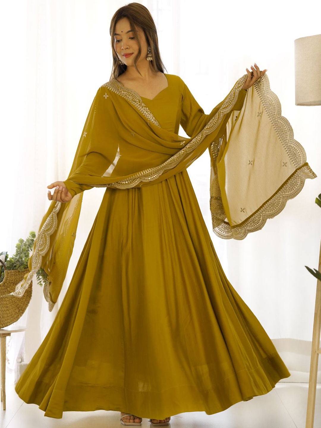 

Fusionic Sweetheart Neck Anarkali Kurta with Trousers & Dupatta, Mustard