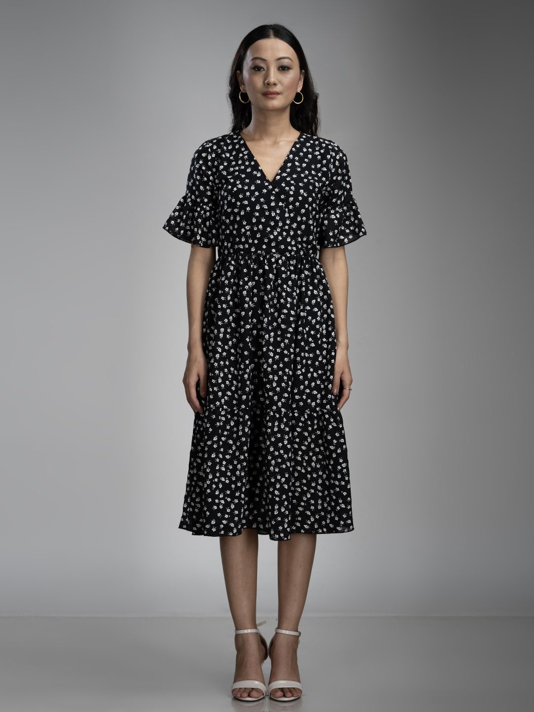 

KRISS-CROX Women V-Neck Floral Printed Bell Sleeves Wrap Dress, Black