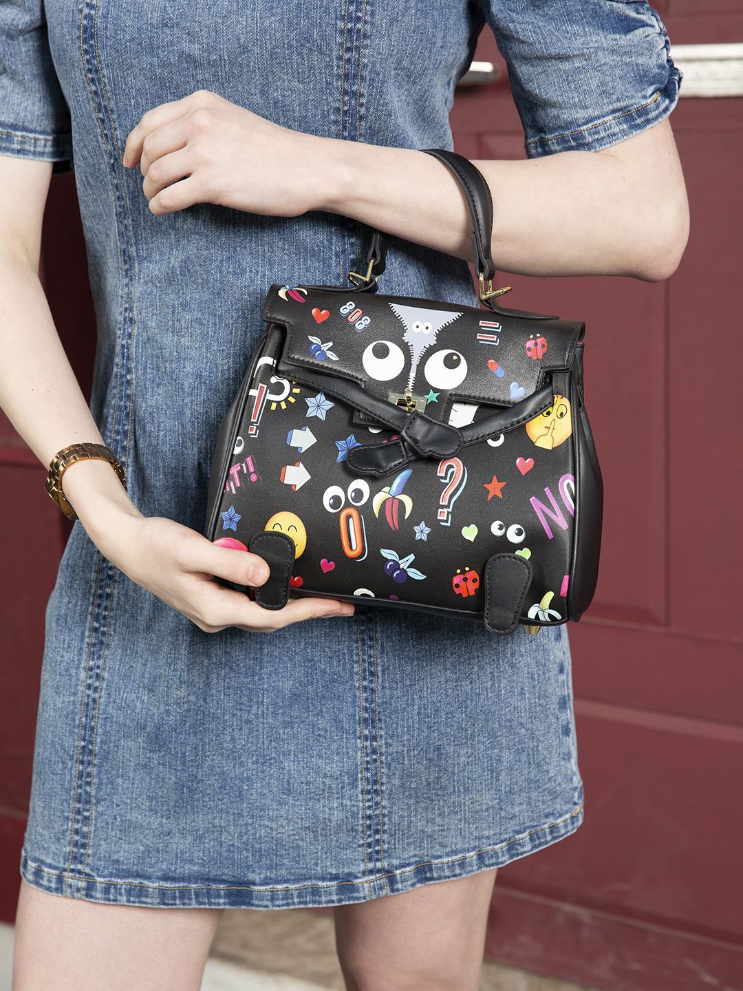 

MINI WESST Women Graphic Printed Structured Handheld Bag, Black