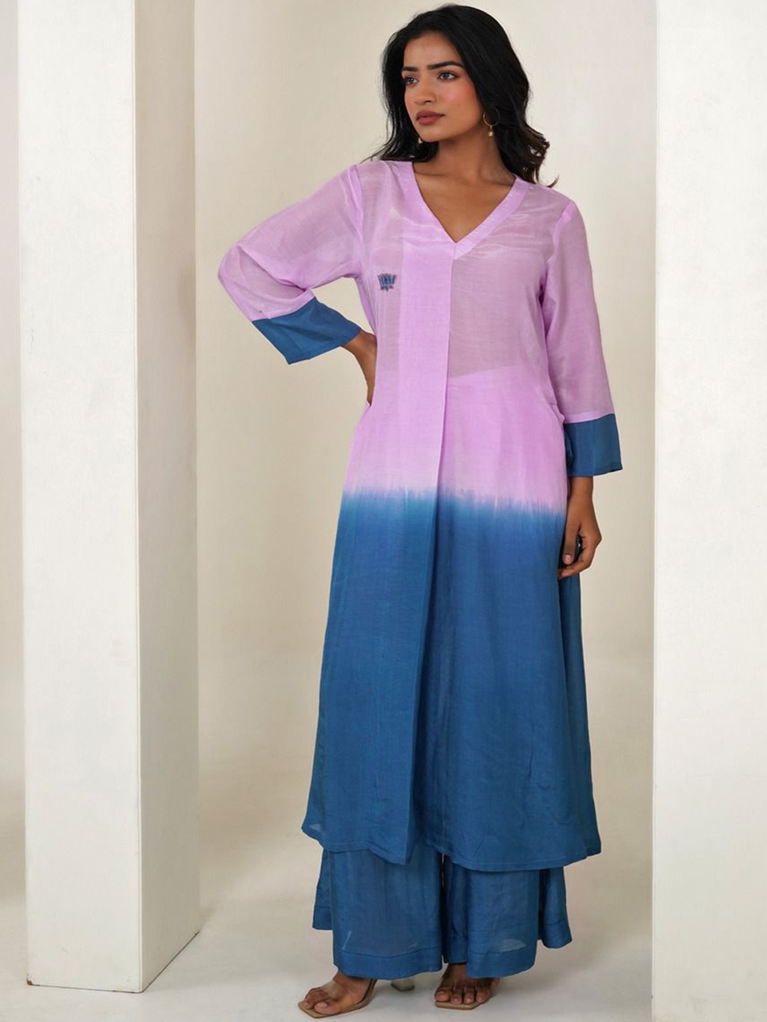 

IMRIE India Colourblocked V-Neck A-Line Kurta With Palazzos, Lavender