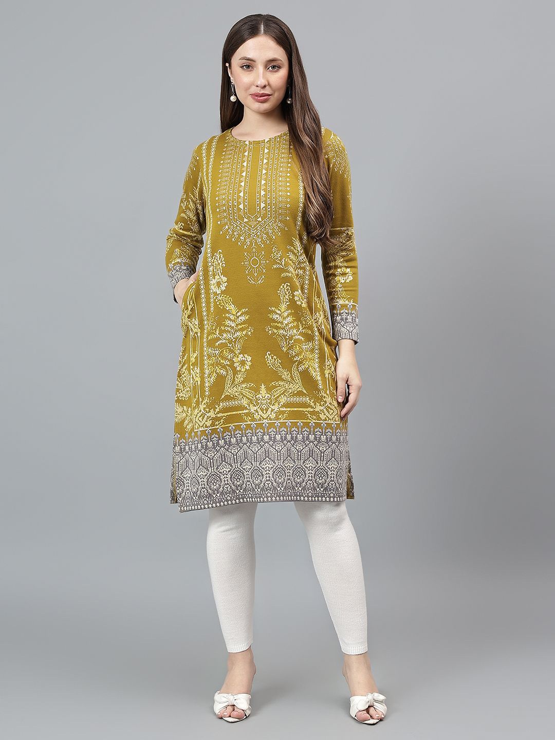 

Cantabil Embroidered Knee-Length Straight Kurta, Green