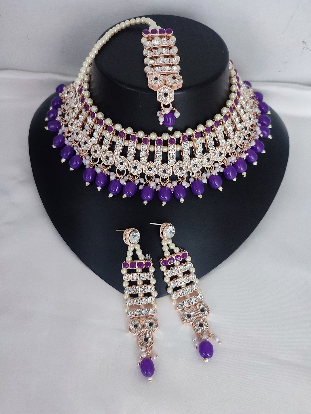 

Gyaan Jewels Gold-Plated Stone-Studded & Beaded Jewellery Set