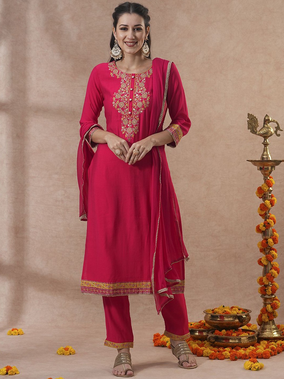 

FASHOR Ethnic Motifs Embroidered Sequinned Regular Straight Kurta with Trousers & Dupatta, Pink