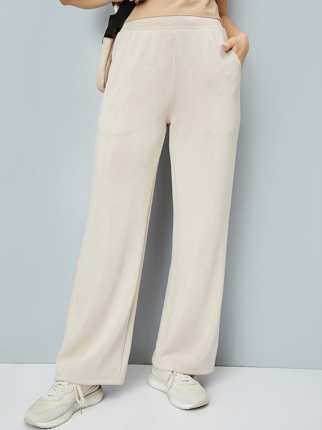 

max Women Mid-Rise Wide-Leg Trouser, Beige