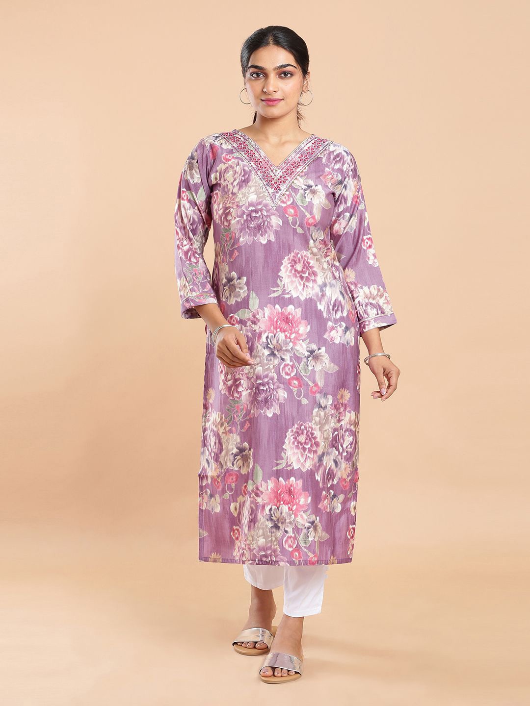 

Kalyan Silks Women Floral Printed Calf Length Kurta, Violet