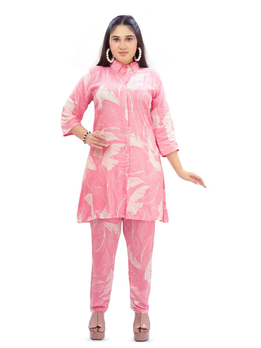 

Ayukti Women Printed Cotton Tunic With Trousers Coords Set, Pink