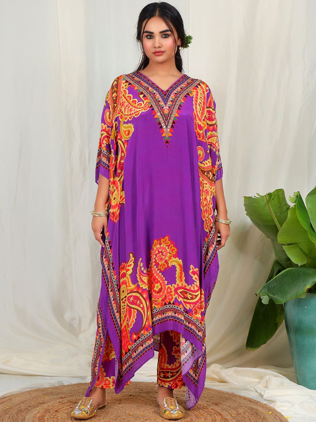 

EARTH O FAB Women Paisley Printed Regular Silk Crepe Kurta With Palazzos, Purple