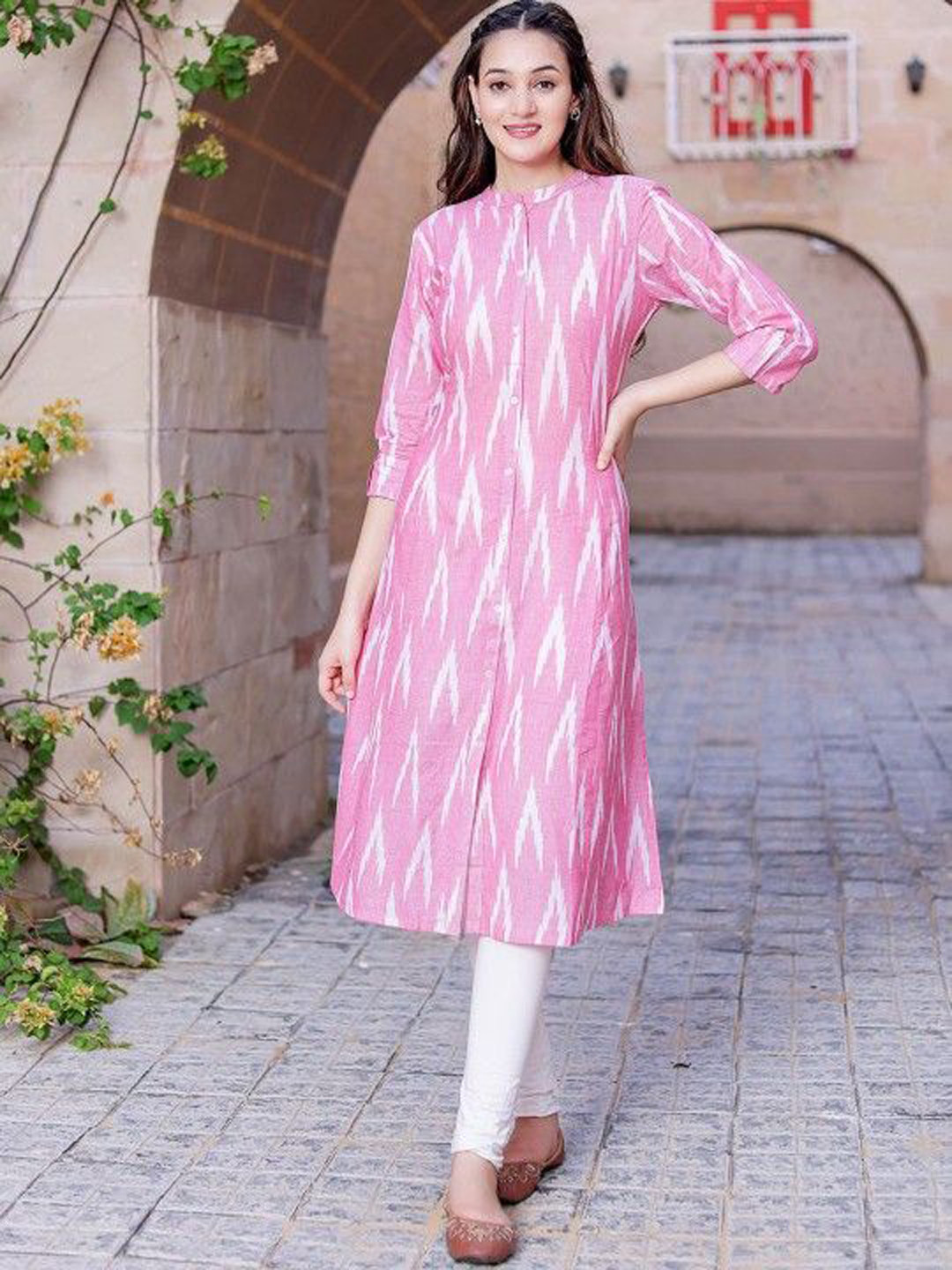 

Chandbaali Geometric Printed Regular Cotton A-Line Kurta, Pink
