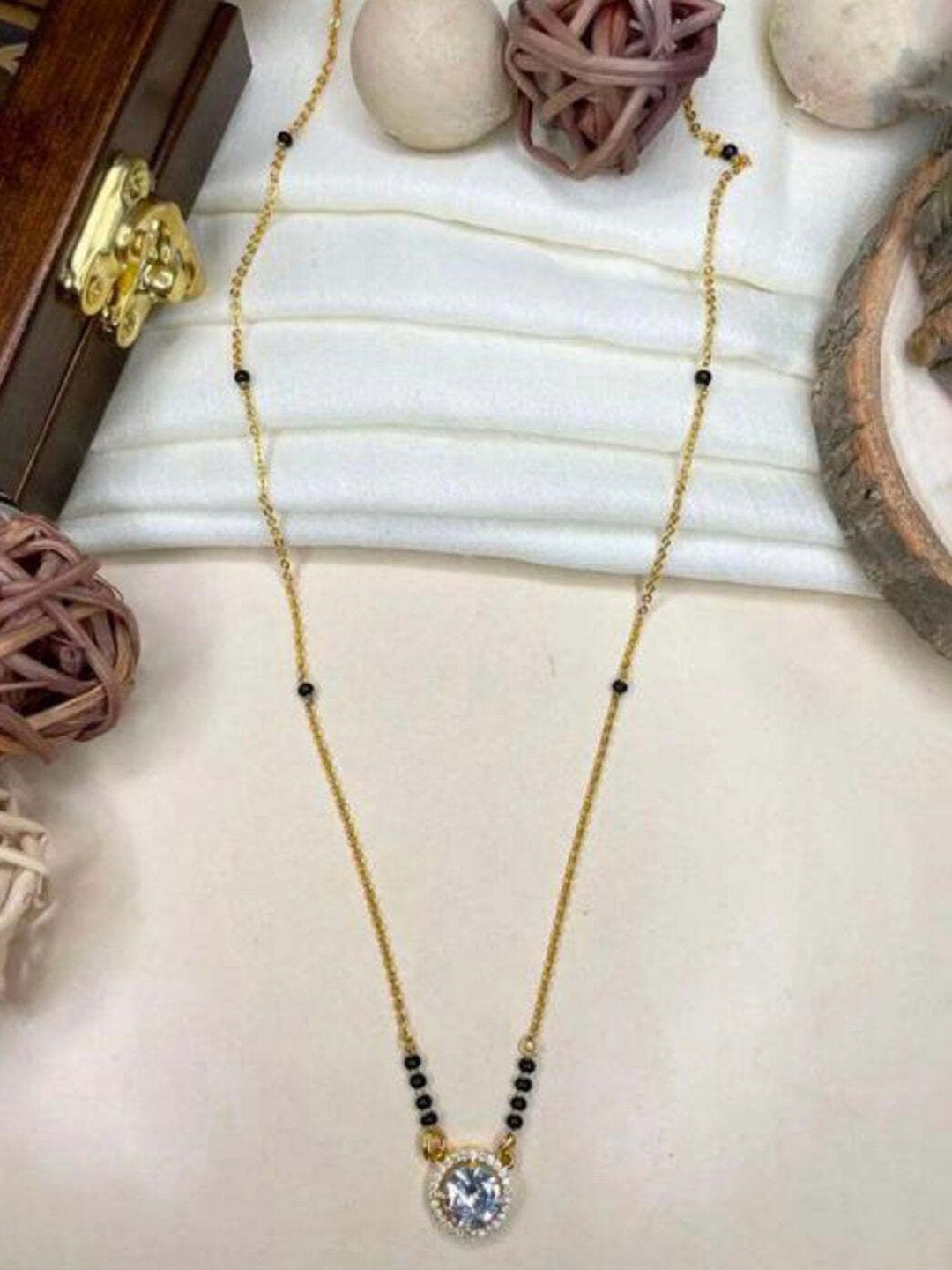 

Wynona Mangalsutra, Gold