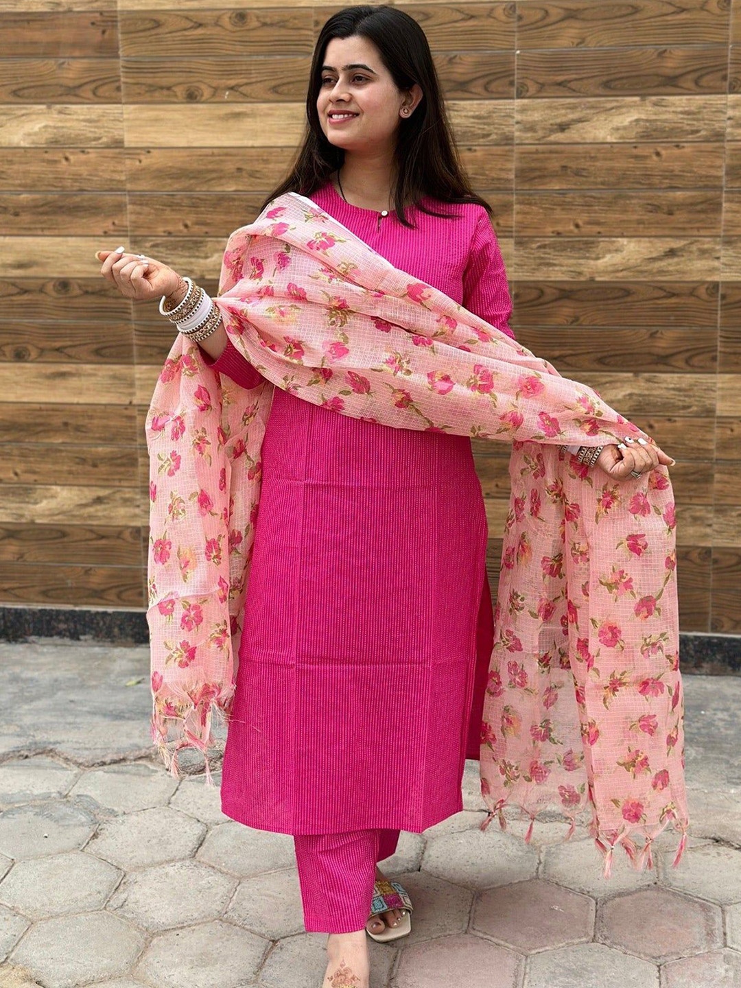 

Anni Designer Embroidered Regular Thread Work Kurta with Trousers & With Dupatta, Pink