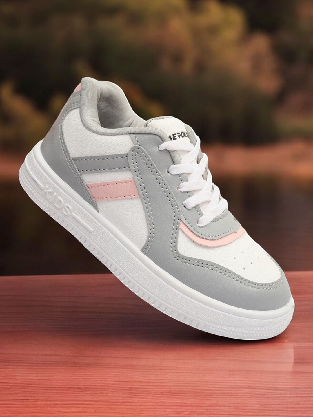 

Lil Lollipop Unisex Kids Colourblocked Sneakers, Grey