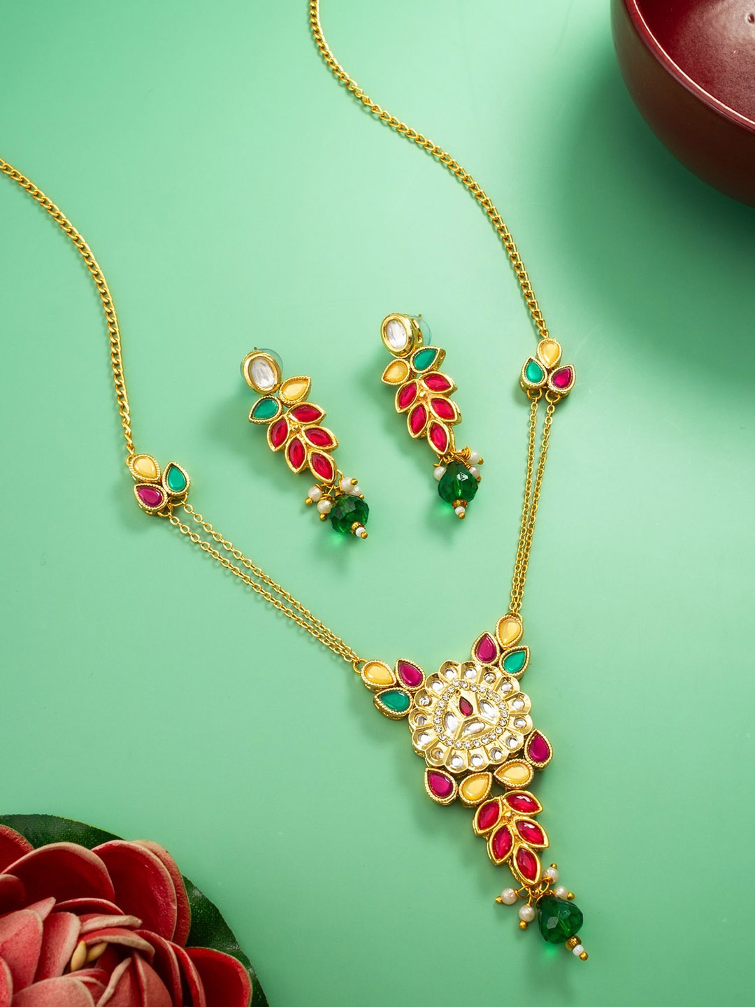 

aadita Gold-Plated Kundan-Studded & Beaded Necklace & Earrings