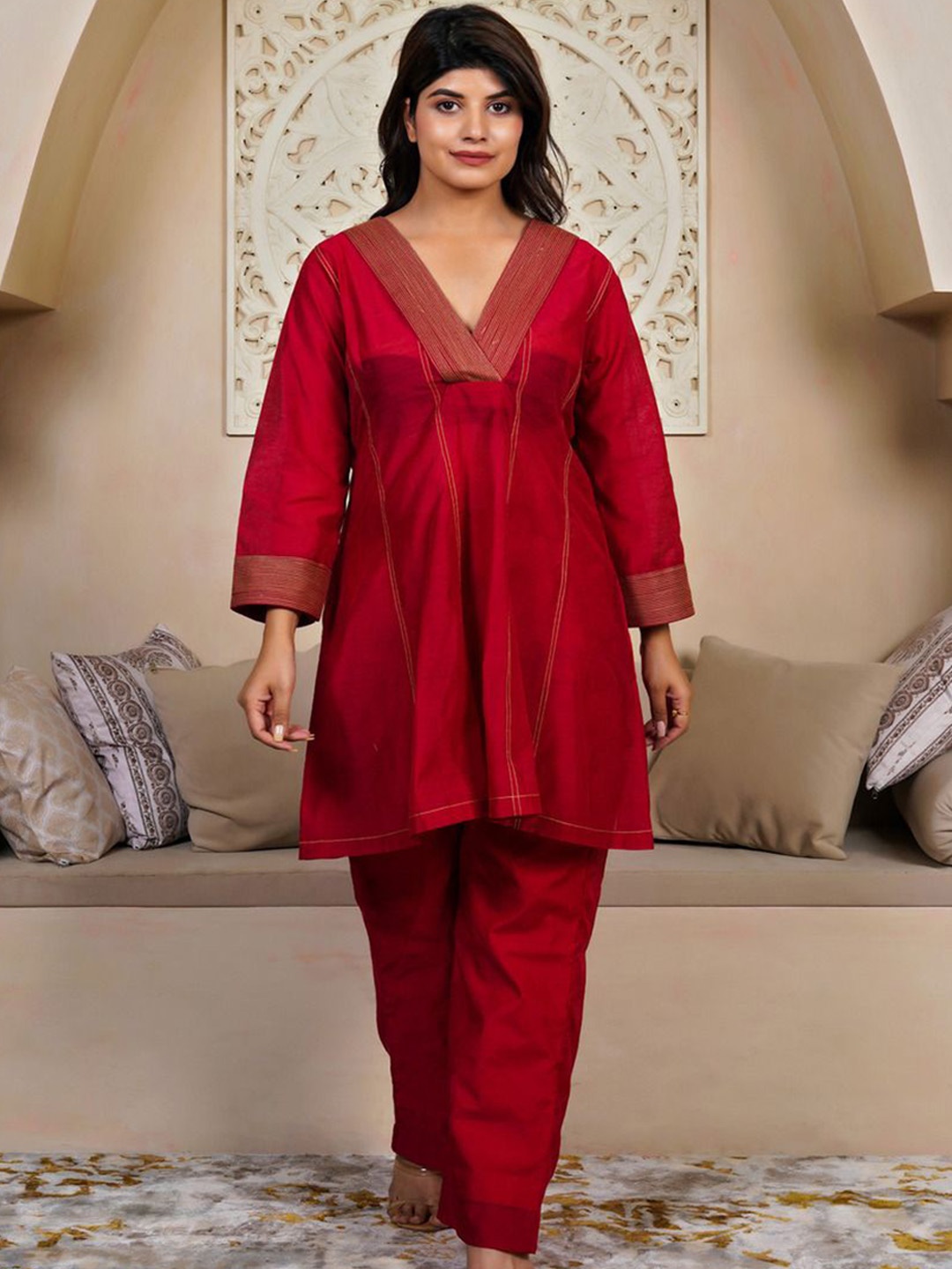 

IMRIE India V-Neck Kurta with Trouser, Red