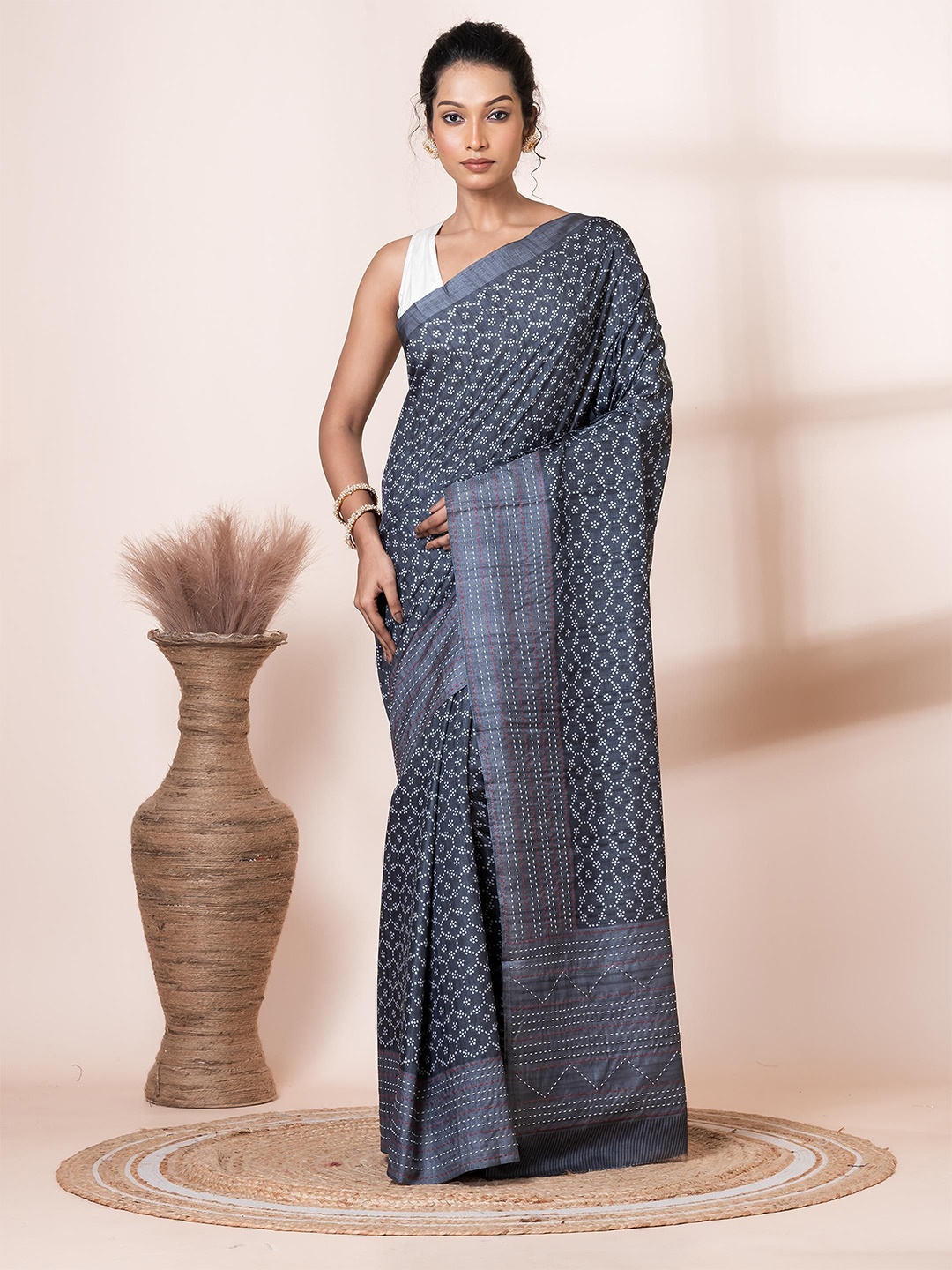 

VIBHAVARI Embroidered Kantha Work Saree, Grey