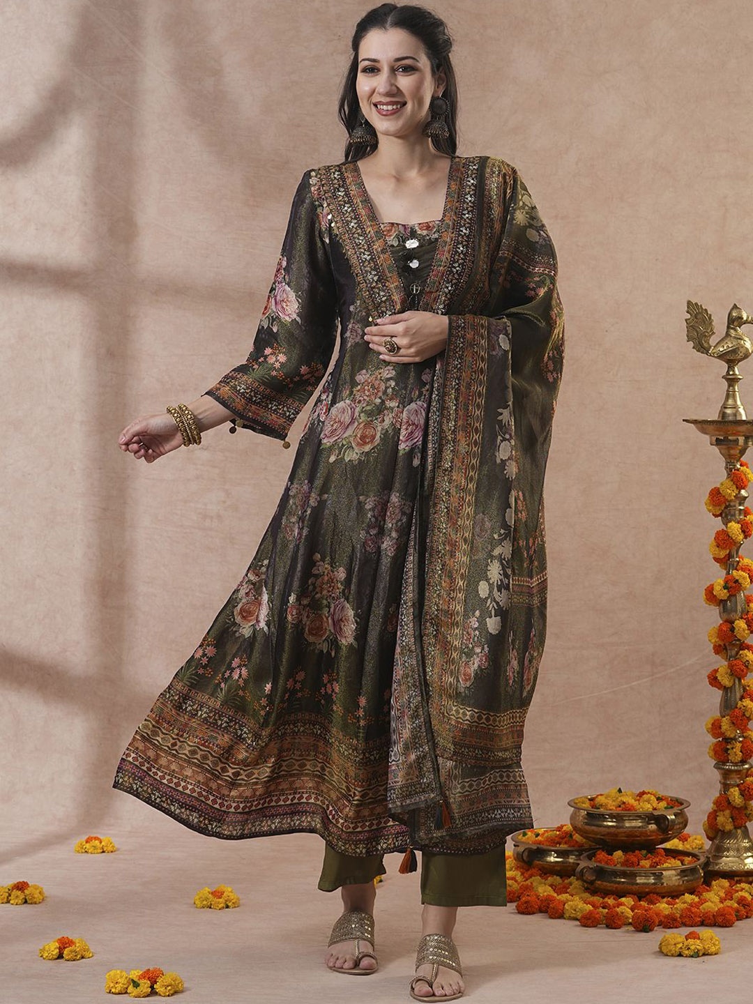 

FASHOR Ethnic Motifs Printed Beads & Stones Tissue A-Line Kurta & Trouser & Dupatta, Green