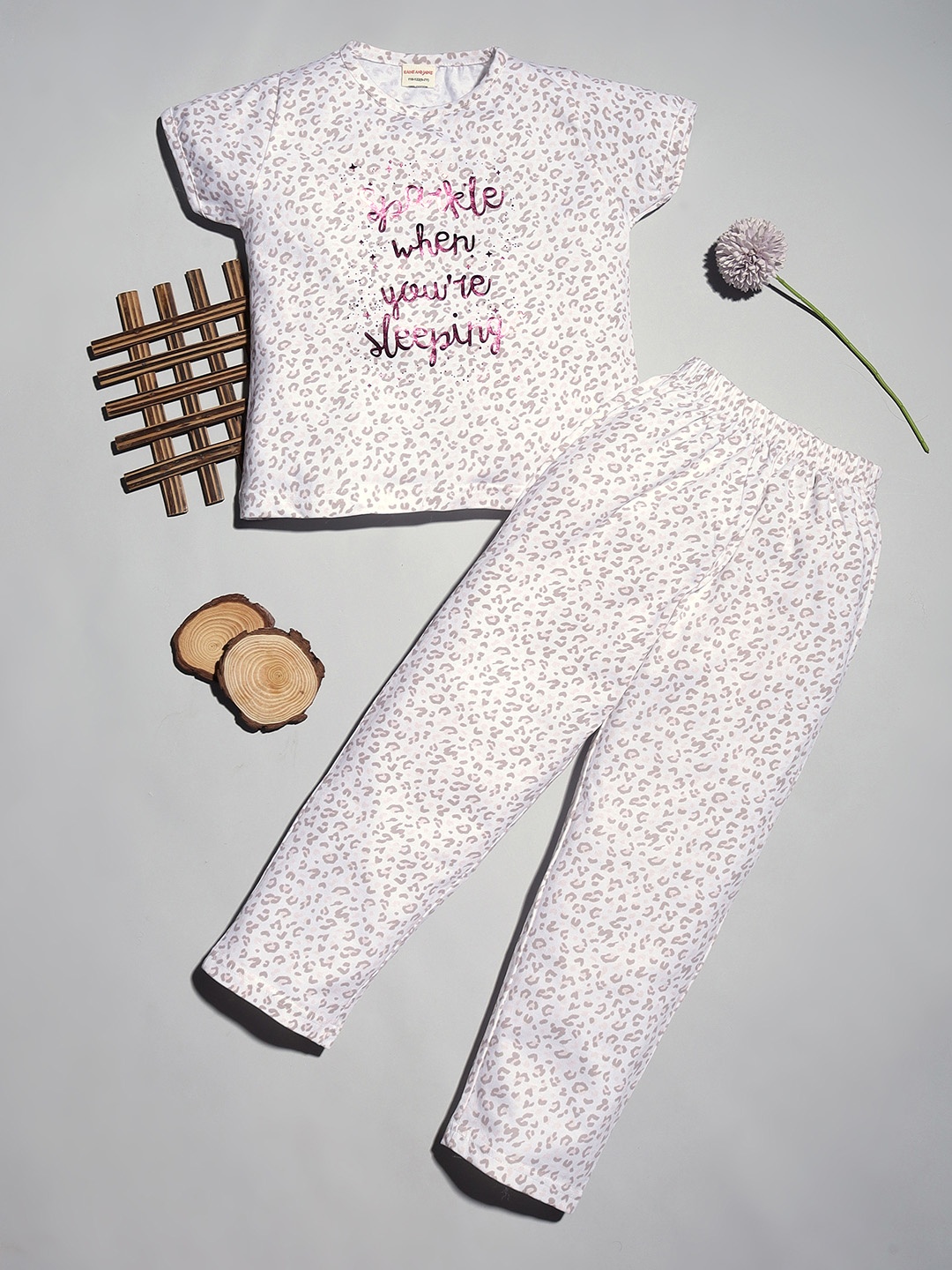 

RAINE AND JAINE Girls Printed Night suit, White