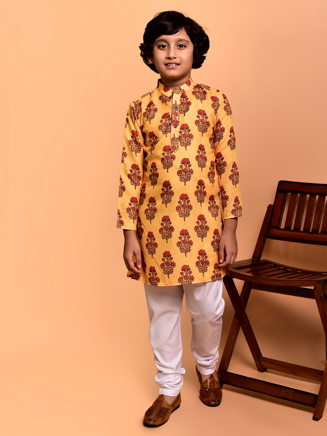 

PRINTINDIA Boys Floral Printed Band Collar Three-Quarter Sleeves Regular Kurta & Churidar, Yellow
