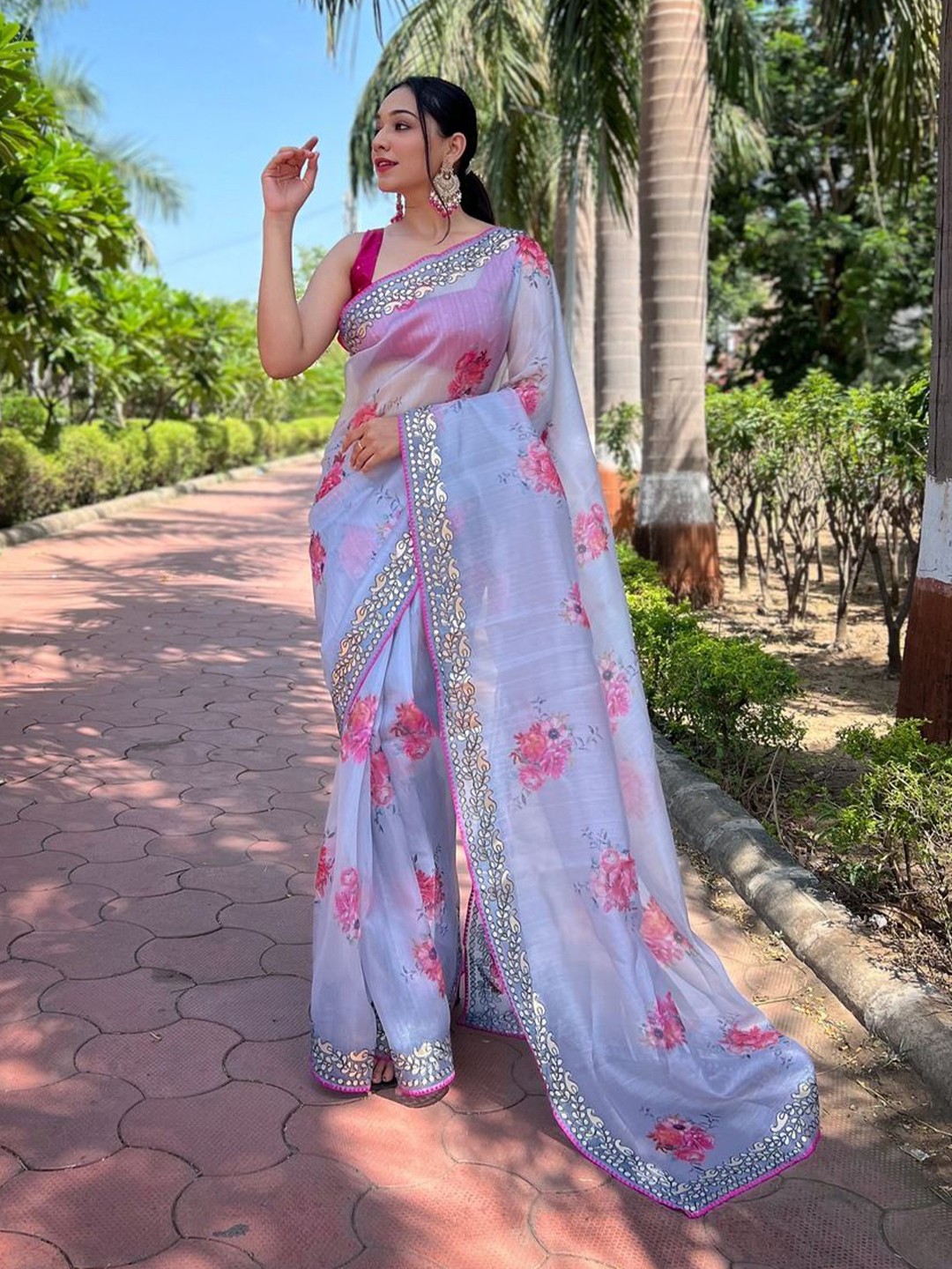 

Anouk Floral Printed Organza Saree, Grey