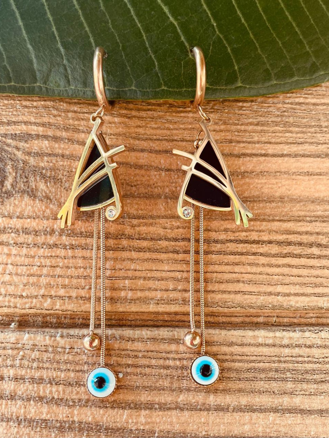 

MONI LIFESTYLE Gold Plated Contemporary Drop Earrings