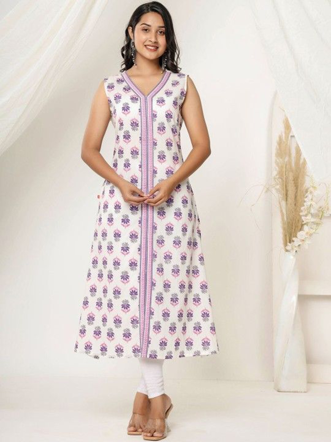 

Chandbaali Floral Printed Straight Kurta, White