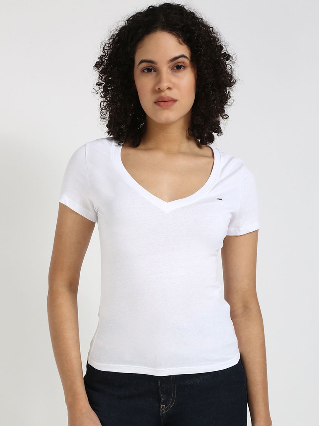 

Tommy Hilfiger Women Solid V-Neck Cotton Slim Fit T-shirt, White