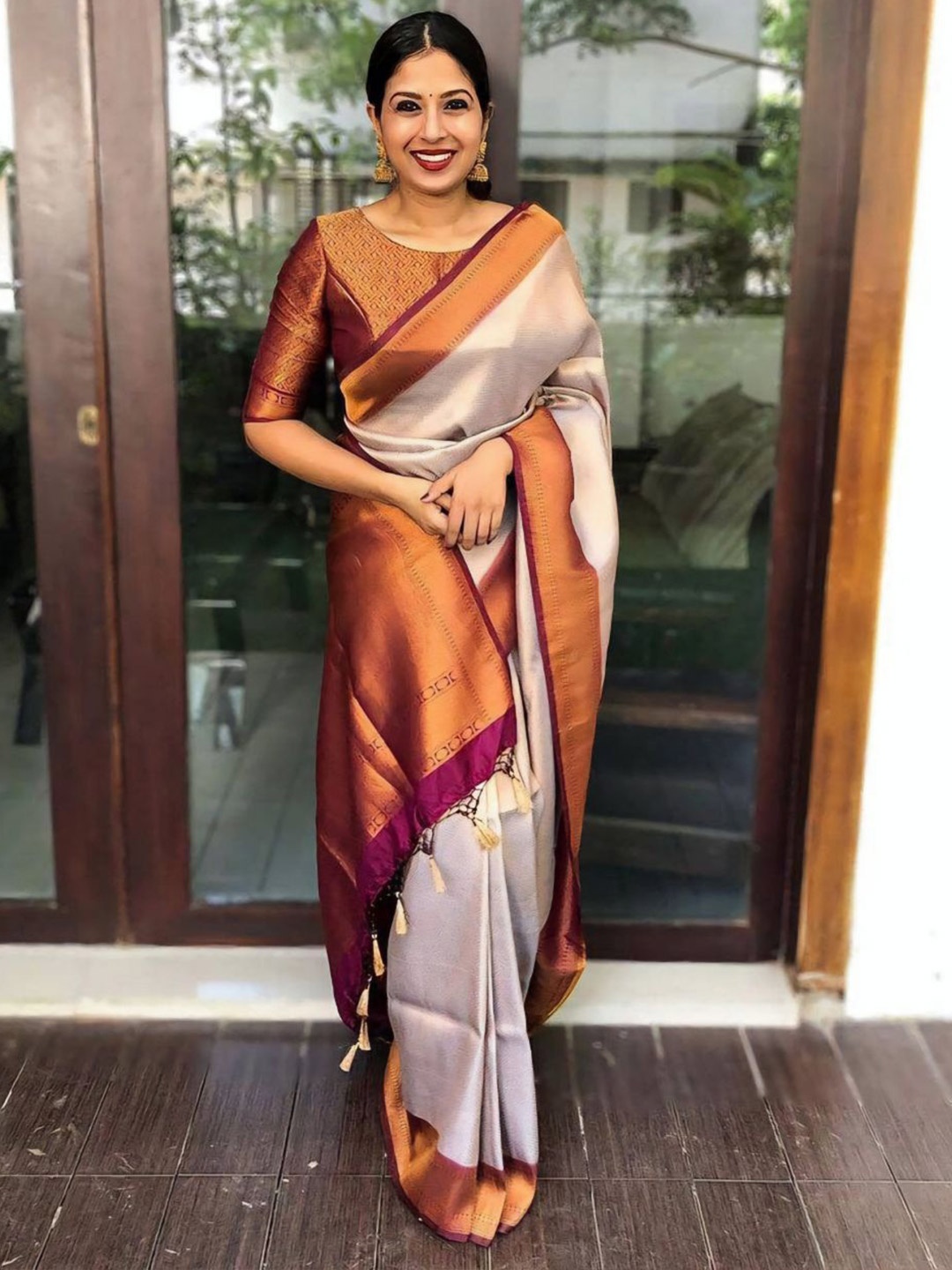 

Wuxi Woven Design Zari Pure Silk Banarasi Saree, Cream