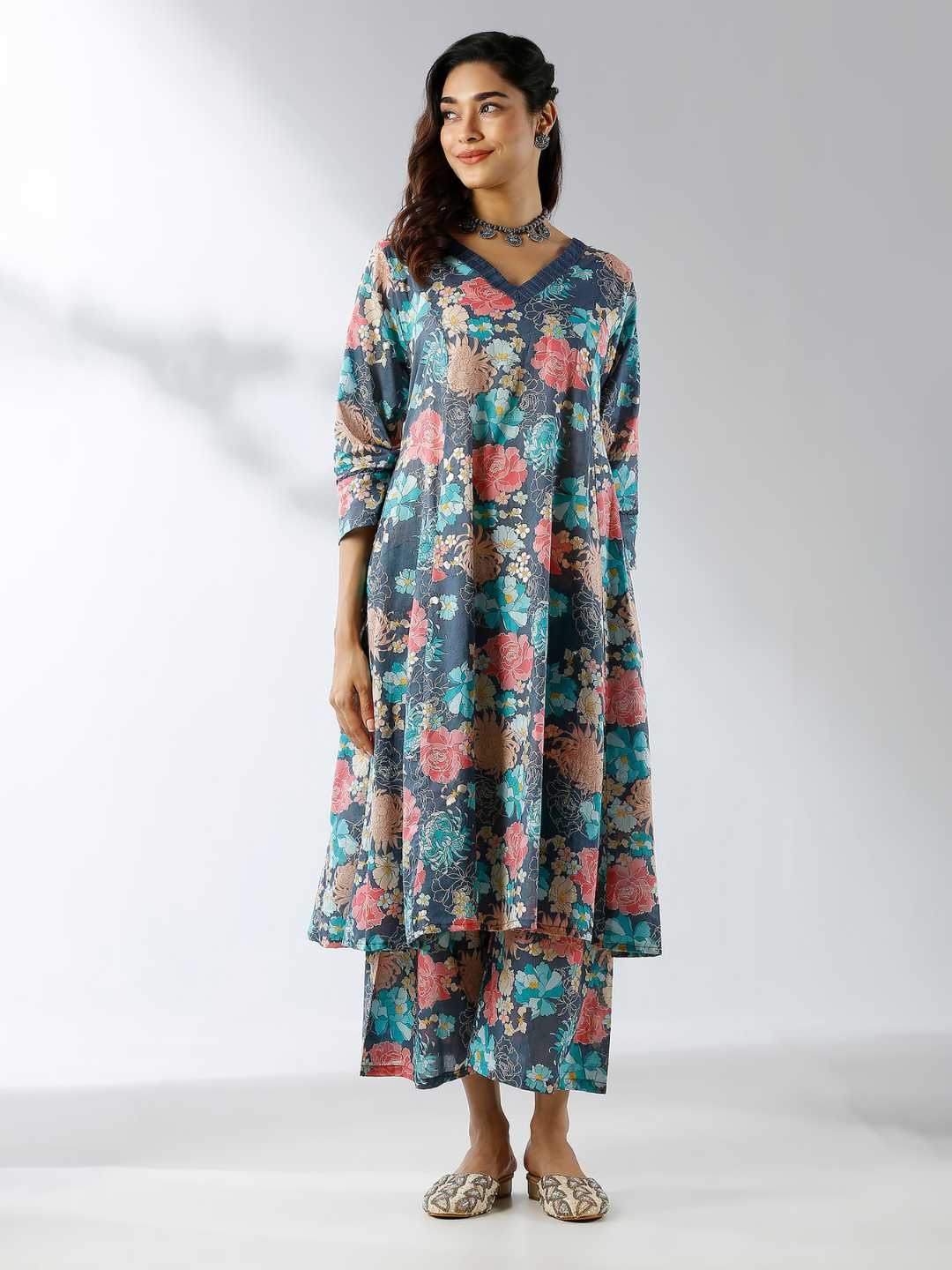 

Label Ishnya V-Neck Floral Printed Tunic & Trousers, Blue