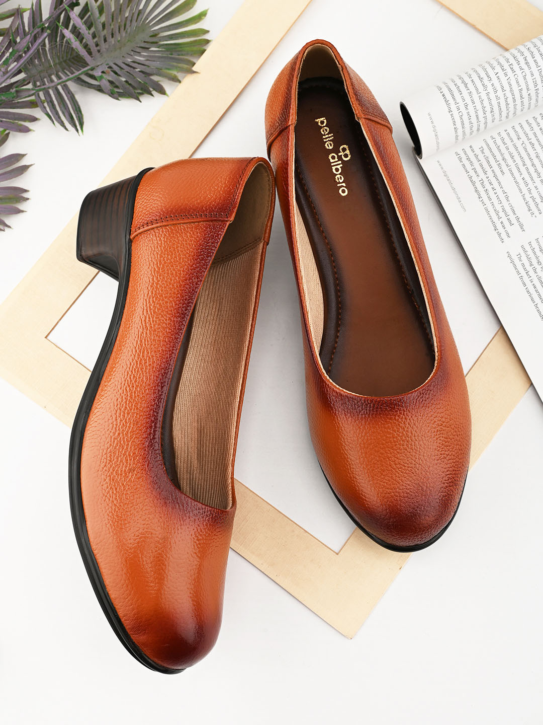 

pelle albero Women Leather Work Block Pumps, Tan