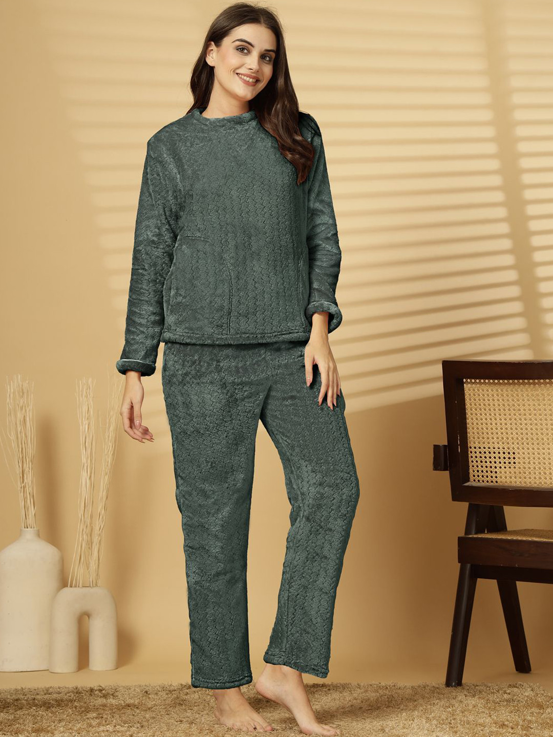 

FABINALIV Women Printed Round Neck Night suit, Green