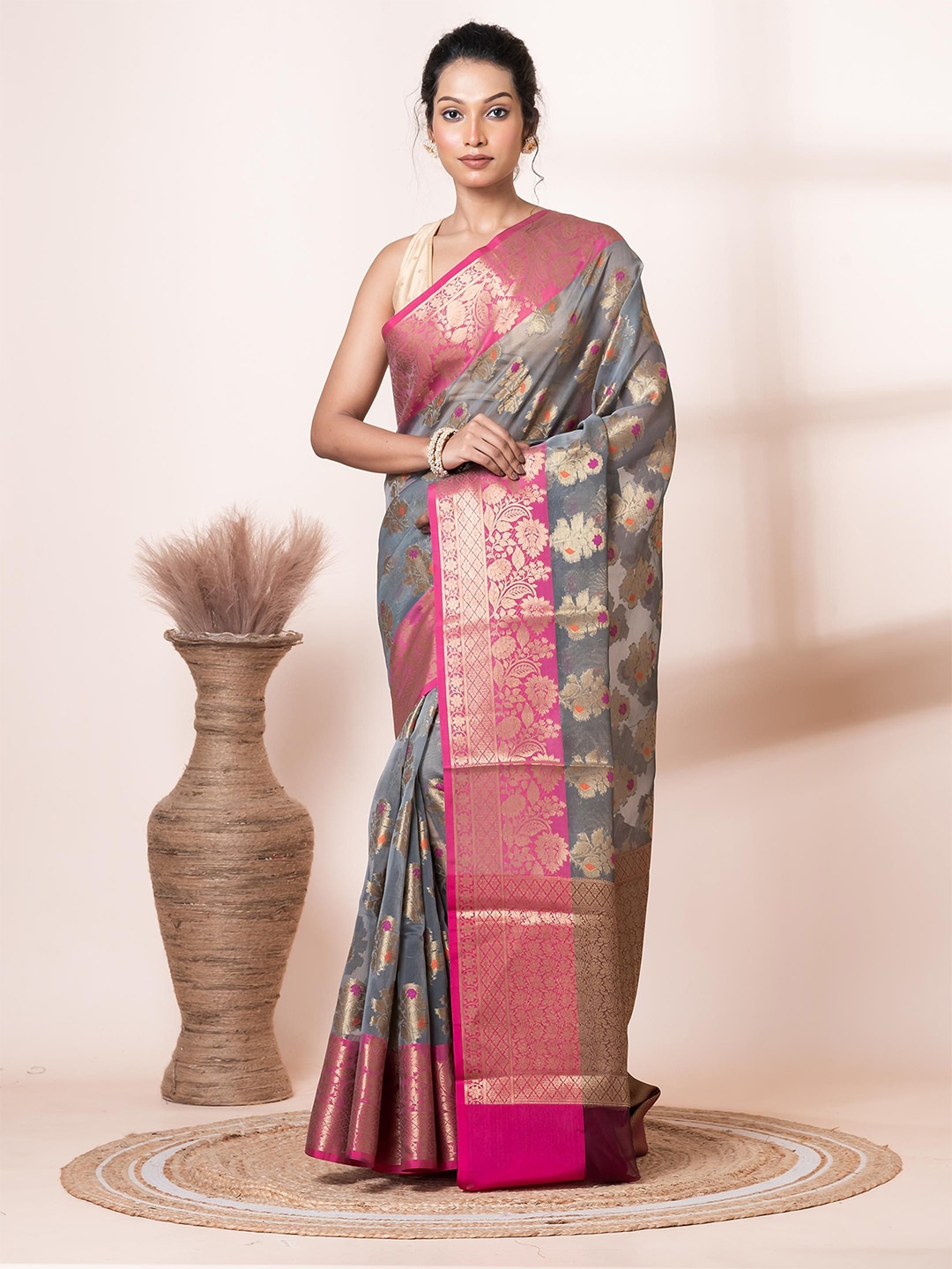 

VIBHAVARI Woven Design Zari Organza Saree, Grey
