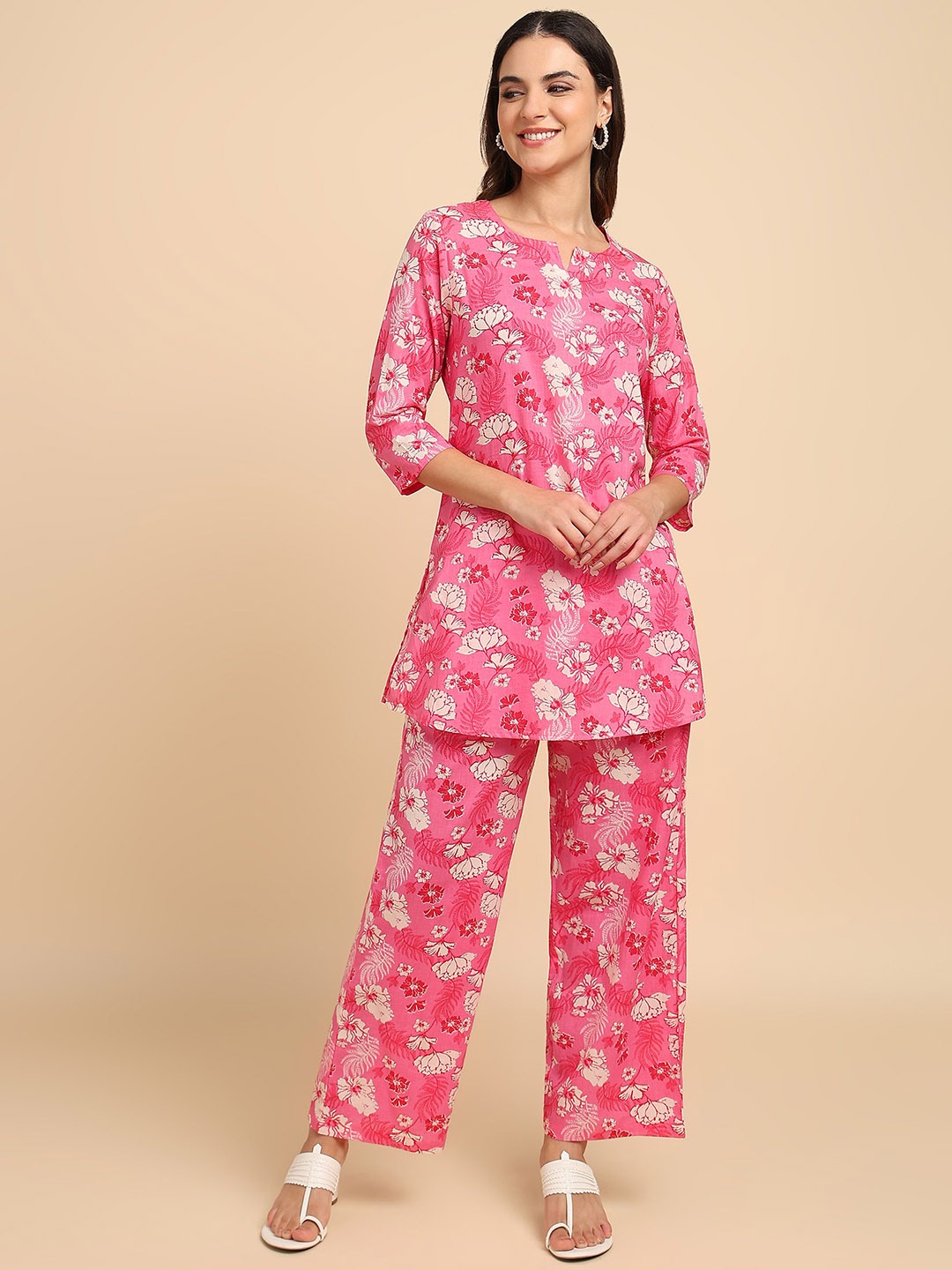 

Label Ceres Printed Round Neck Three-Quarter Sleeves Pure Cotton Top With Trouser, Pink