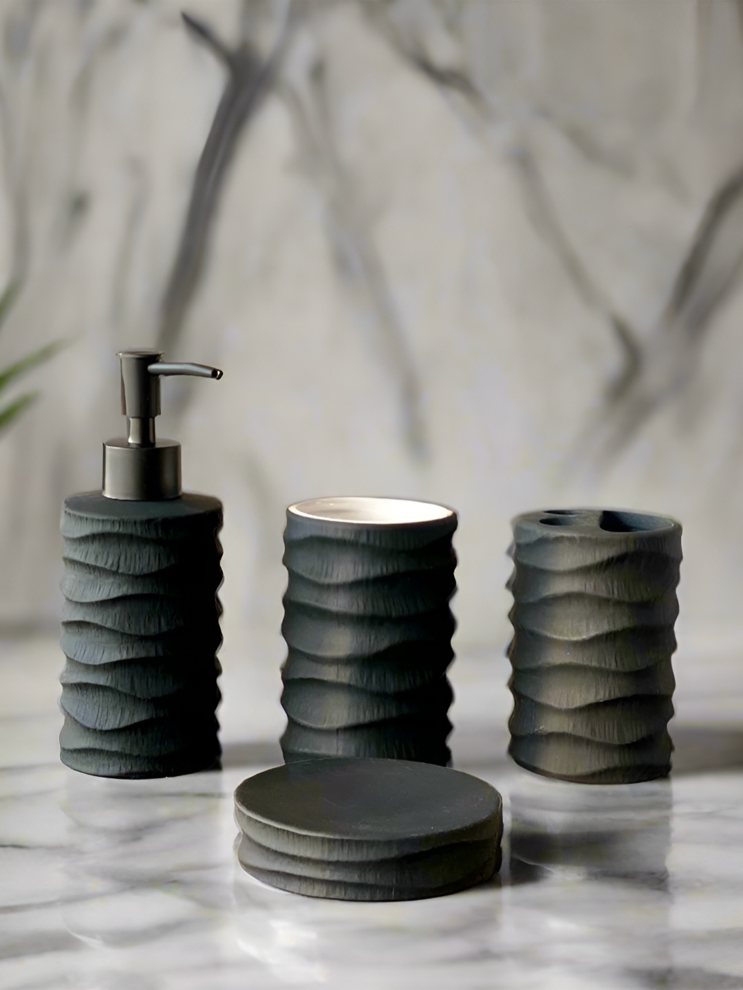 

Mason Home Kigali Black 4 Pieces Polyresin Bath Accessories Set