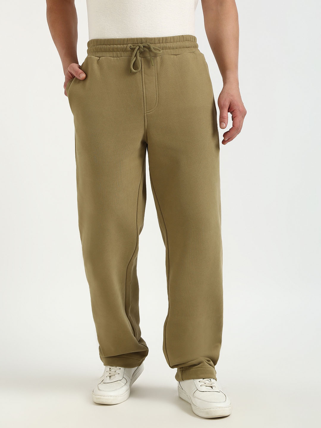 

Calvin Klein Jeans Men Relaxed Fit Cotton Track Pants, Olive