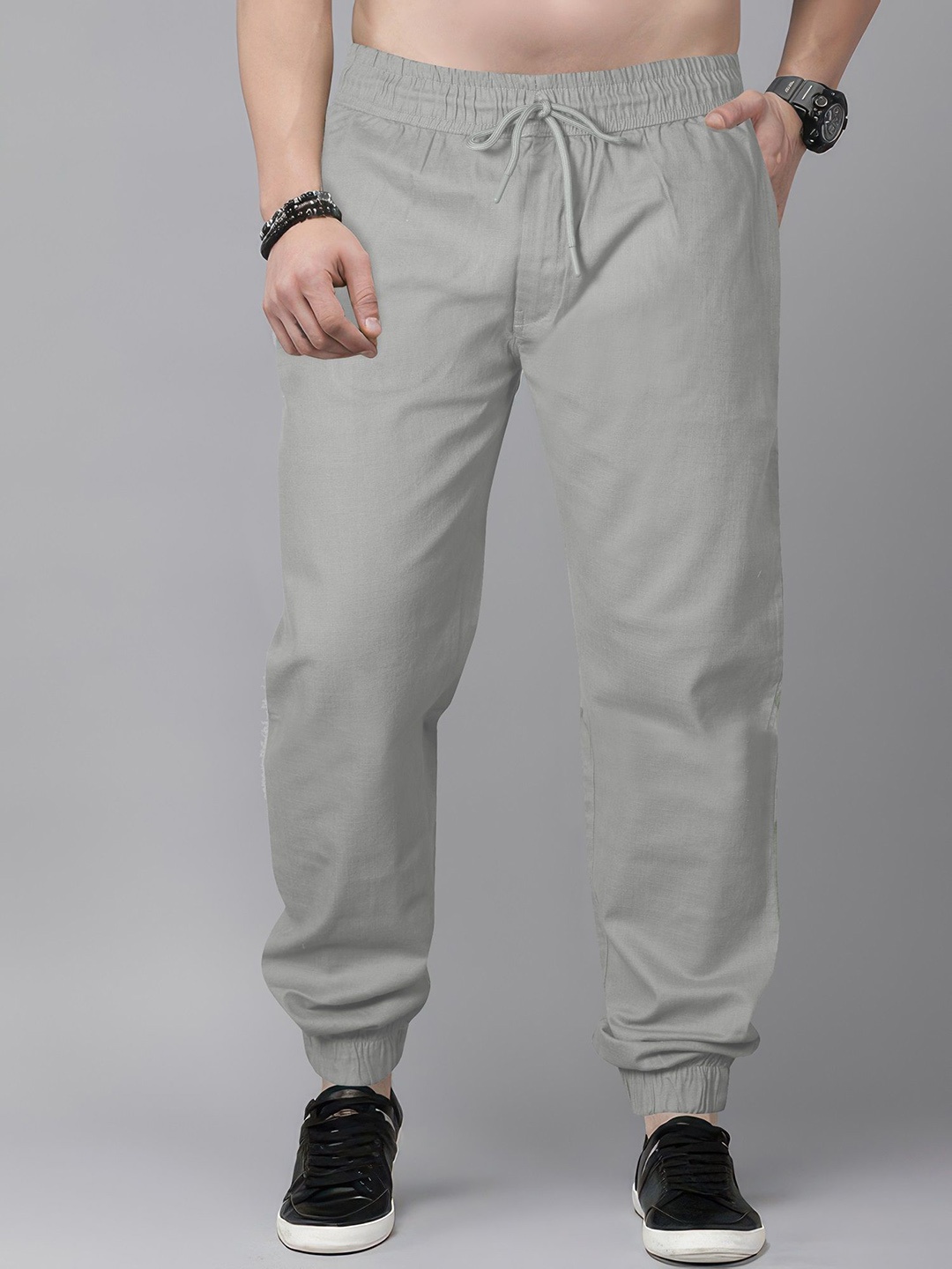 

Jb Just BLACK Men Relaxed Loose Fit Trousers, Off white